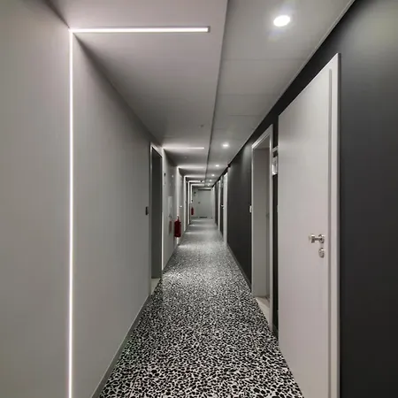 Aparthotel In - Stare *
