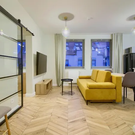 Aparthotel In - Stare *