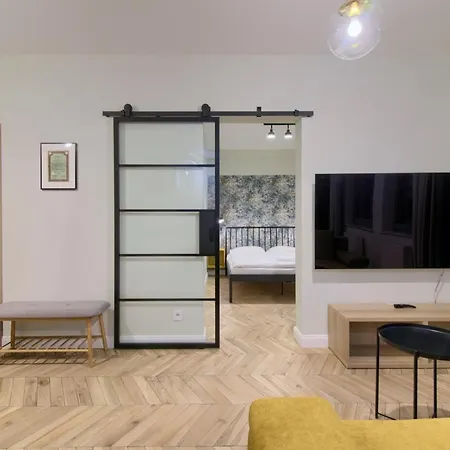 Aparthotel In - Stare *
