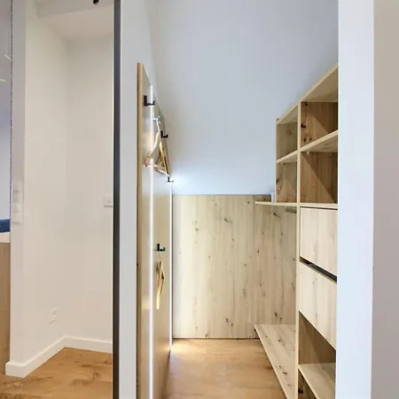 In - Stare Hotel apartamentowy