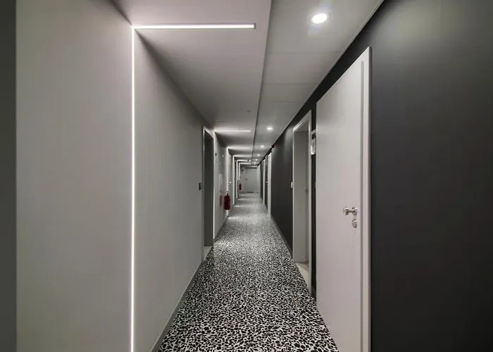 Apartahotel In - Stare *