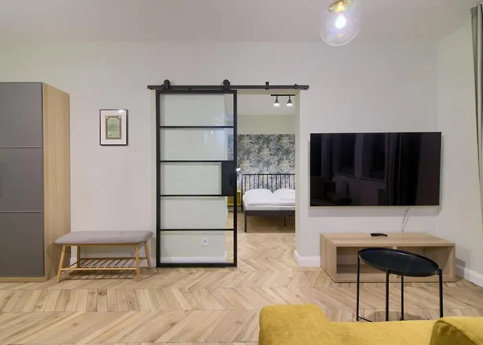 Apartahotel In - Stare *