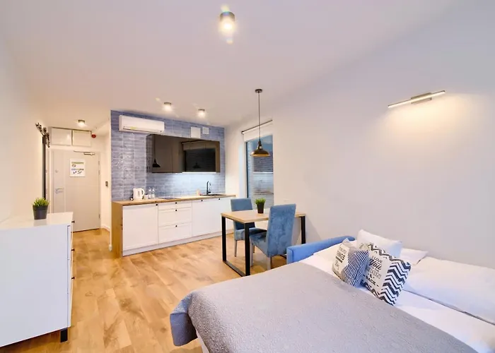 Apartahotel In - Stare *